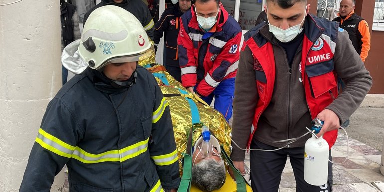 KARS - Sağlık ve arama kurtarma ekipleri ortak yangın tatbikatı yaptı1