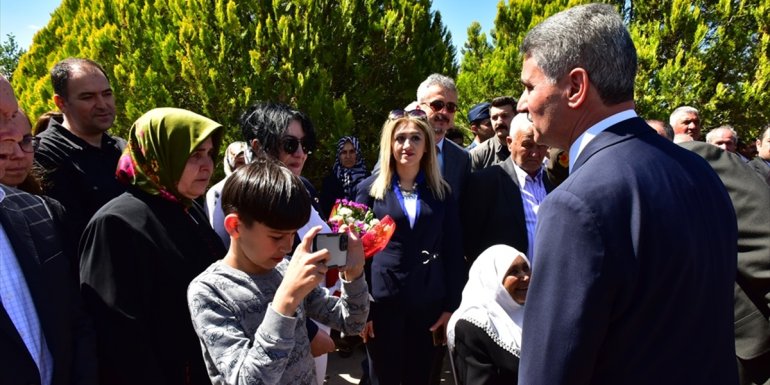 Malatya'da 2001'de askeri uçağın düşmesi sonucu şehit olan 34 asker anıldı