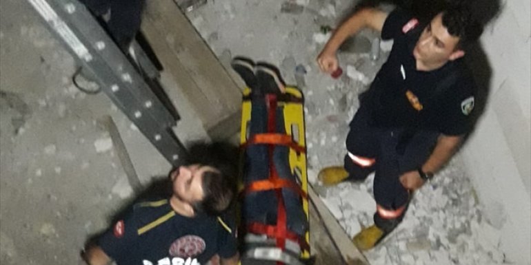 Malatya'da havalandırma boşluğuna düşen kişi yaralandı