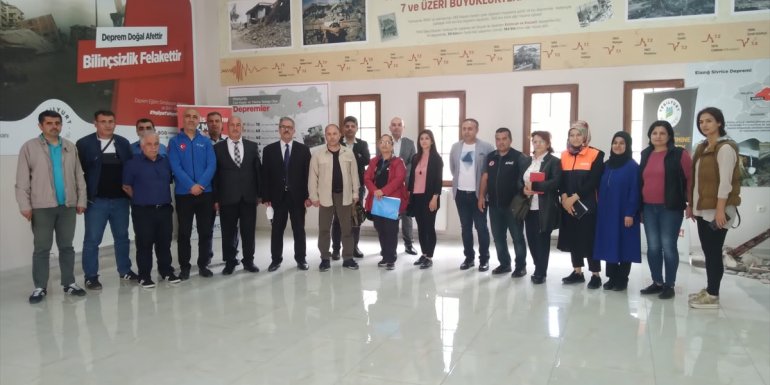 Malatya'da sivil savunma uzmanları ve amirlerine eğitim verildi