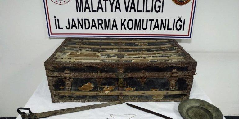 Malatya'da tarihi eser operasyonunda 25 obje ele geçirildi