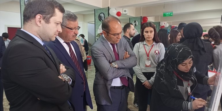 Malazgirt'te "TÜBİTAK 4006 Bilim Şenliği" düzenlendi