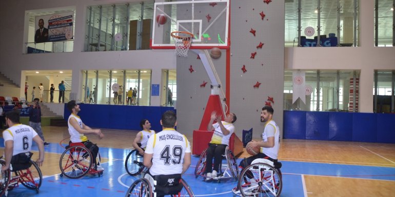 Muş Tekerlekli Sandalye Basketbol Takımı, Bornova Barışgücü'nü yendi