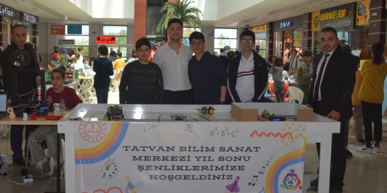 Tatvan'daki öğrenciler projelerini sergiledi