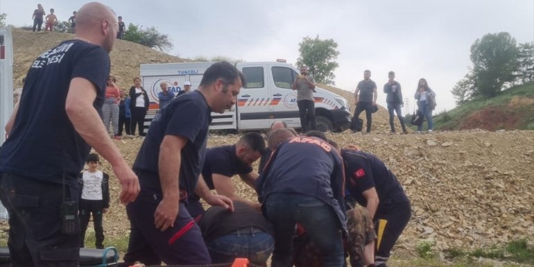 Tunceli'de uçurumdan yuvarlanan yaşlı kadını AFAD ekipleri kurtardı