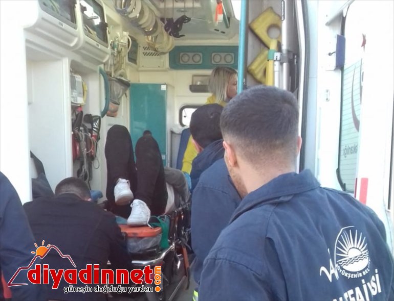 aracın sürücüsü şarampole yaralandı devrilen Van