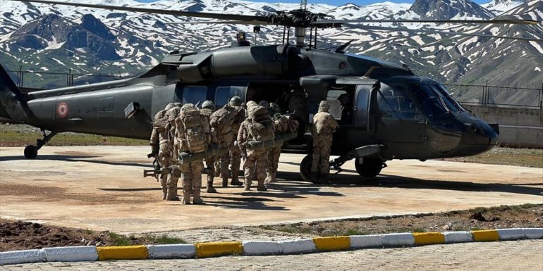 Van kırsalında mühimmat ve yaşam malzemesi ele geçirildi1