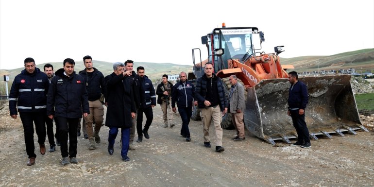 Van Valisi Bilmez, sahildeki çalışmaları inceledi