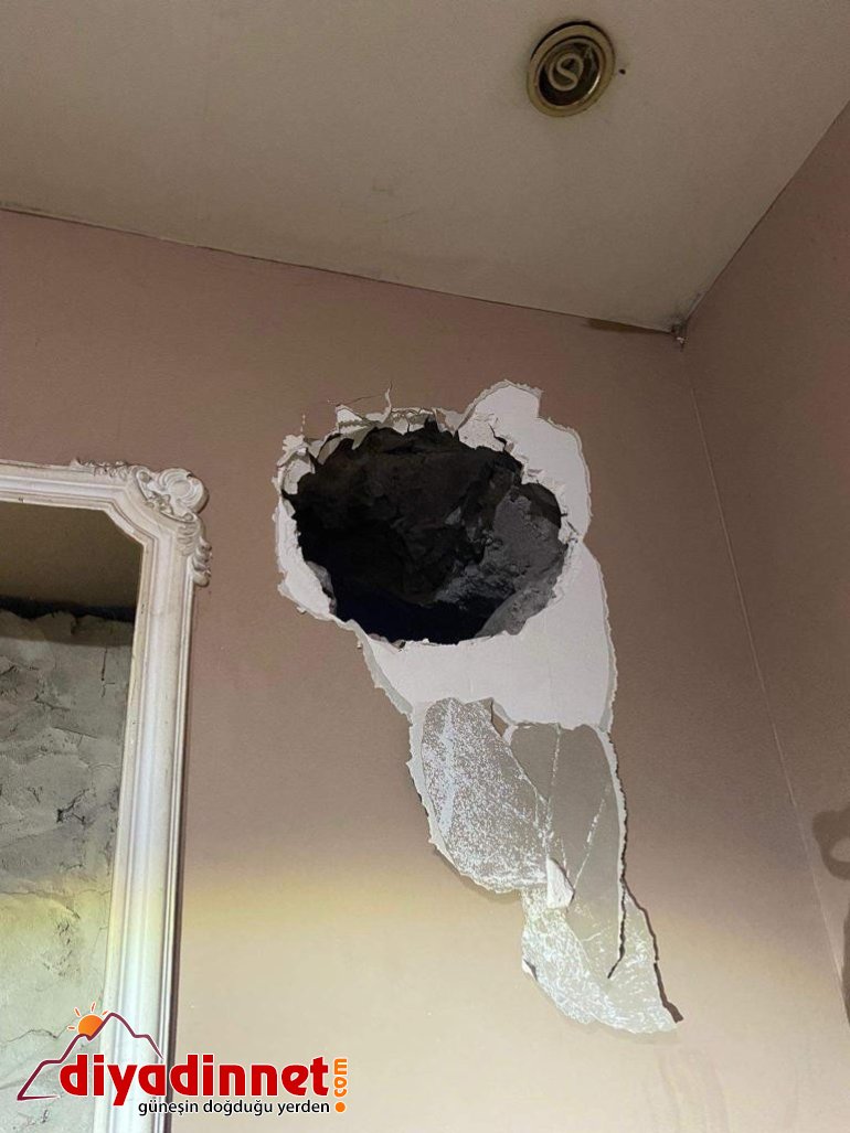 Yan dükkanın duvarını kırıp kuyumcuya girdi, 900 bin liralık altın çaldı2