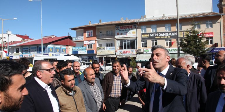 Yenilik Partisi Genel Başkanı Yılmaz Ahlat
