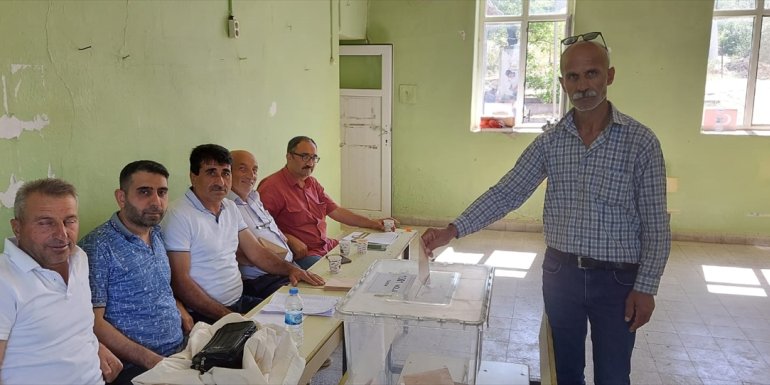 Ağın'ın Saraycık köyünde muhtarlık seçimi yapıldı