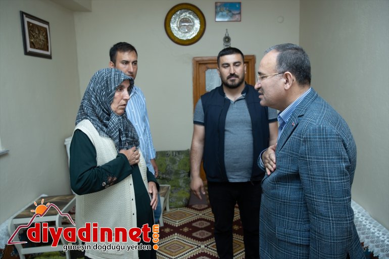 Adalet Bakanı Bozdağ, şehit infaz koruma memuru Yiğit'in ailesini ziyaret etti