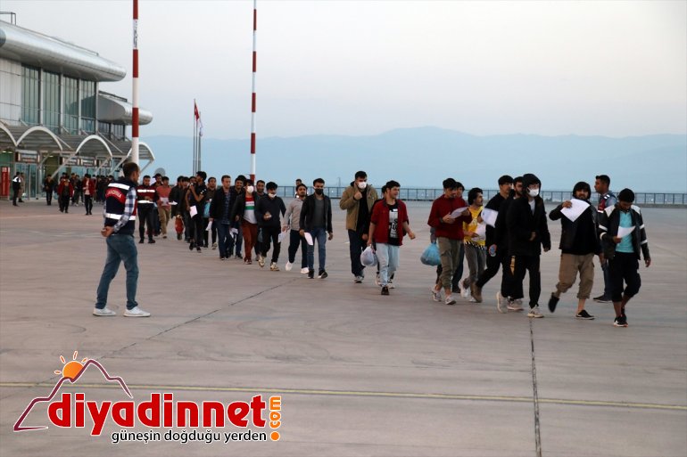 göçmen düzensiz ülkelerine Afgan uyruklu gönderildi 499 - AĞRI 11