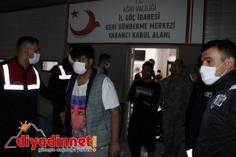ülkelerine düzensiz 499 uyruklu göçmen Afgan gönderildi AĞRI - 4