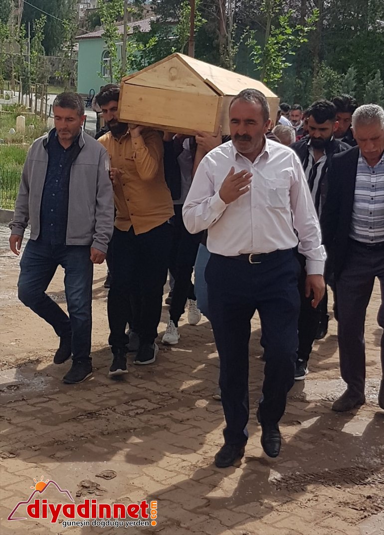 hayatını toprağa Ağrı