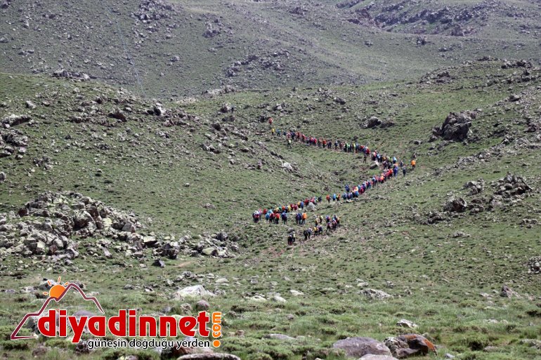 Dağı zirvesiyle Ağrı karlı kafileleri dağcı ağırlıyor 3