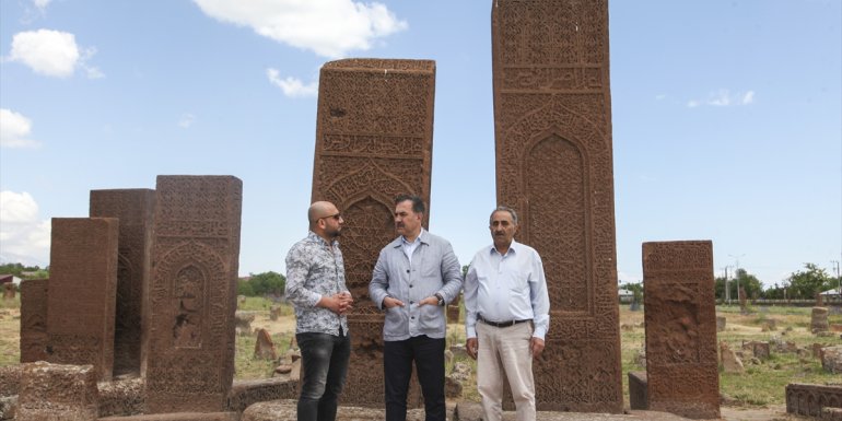 Ahlat Belediyesi, Ahlat Kitabı'nın kopyasını getirene 60 bin lira ödül verecek
