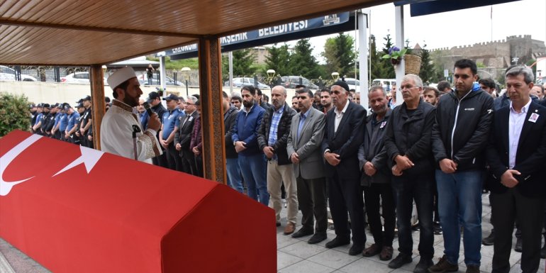 Balıkesir'de silahla vurulan polis memuru Erzurum'da toprağa verildi
