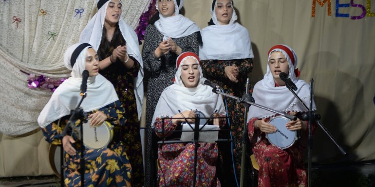 Asırlık Zazaca masallar okul bahçesinde musiki eşliğinde anlatılıyor