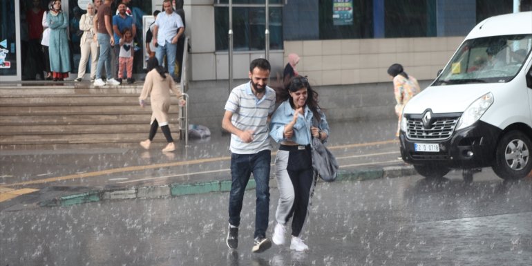 Bingöl'de sağanak etkili oldu