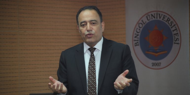 Bingöl Üniversitesi Rektörü Prof. Dr. Çapak, gazetecilerle bir araya geldi