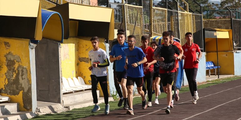 Ağabeylerinin yolundan giden milli atletler olimpiyatlarda madalya hedefliyor