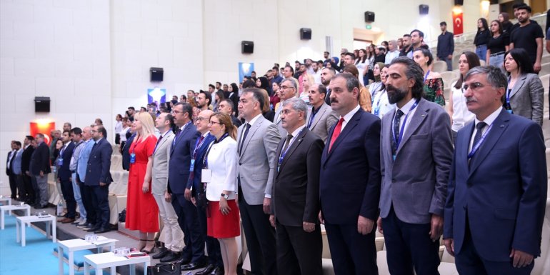 Bitlis Eren Üniversitesi 1. Uluslararası Sosyal Bilimler Kongresi başladı1