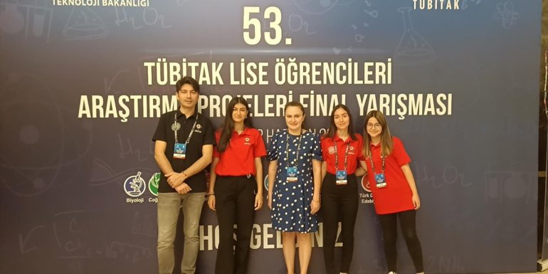 Darüşşafakalı öğrencilere TÜBİTAK'tan ödül