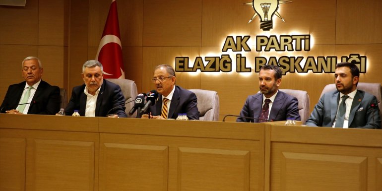 AK Parti'li Özhaseki, Elazığ'da parti teşkilatına seslendi: