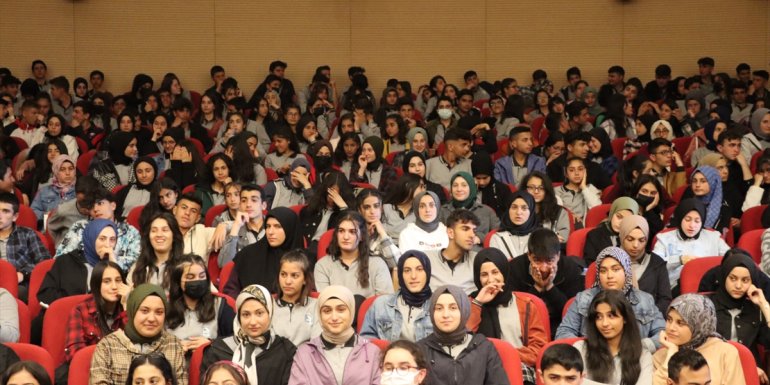 Erciş'te 'Geleneksel Bilim ve Sanat Söyleşisi' düzenlendi