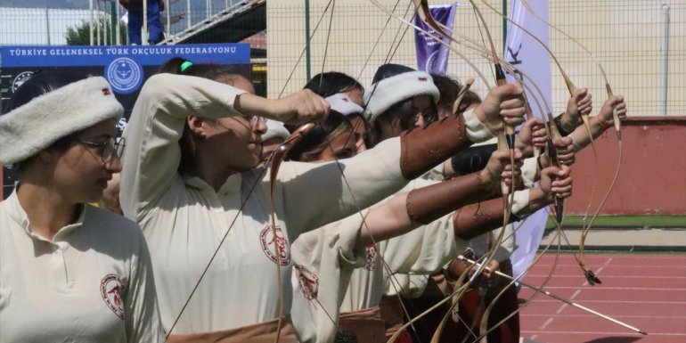 Geleneksel Okçuluk Türkiye Şampiyonası Erzincan'da başladı