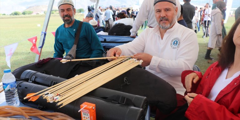 Erzincan'daki Geleneksel Okçuluk Türkiye Şampiyonası devam ediyor