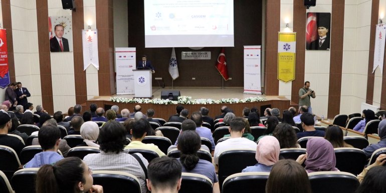 Erzurum'da düzensiz göçmenlerin yaşamlarına yönelik projenin kapanışı yapıldı