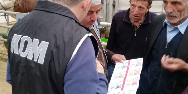 Erzurum'da polis ekiplerinden hayvan pazarında "sahte para" uyarısı