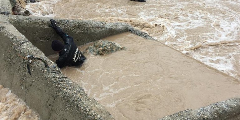 Erzurum'da trafik kazası sonrası suda kaybolan kişi 39 gündür aranıyor