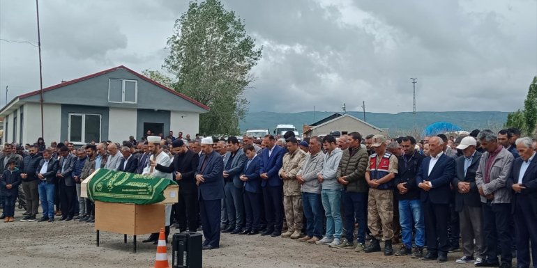 Erzurum'daki hayvan otlatma kavgasında ölen belediye meclis üyesinin cenazesi defnedildi