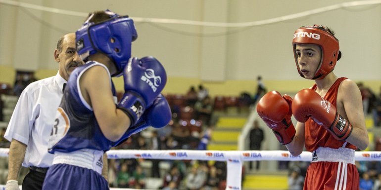 Üst Minikler Boksun Yıldızları Türkiye Şampiyonası, Erzurum'da başladı