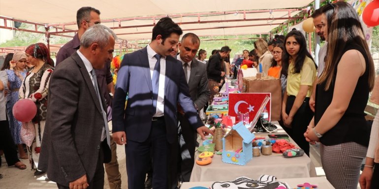 Hakkari'de yılsonu sergisi düzenlendi