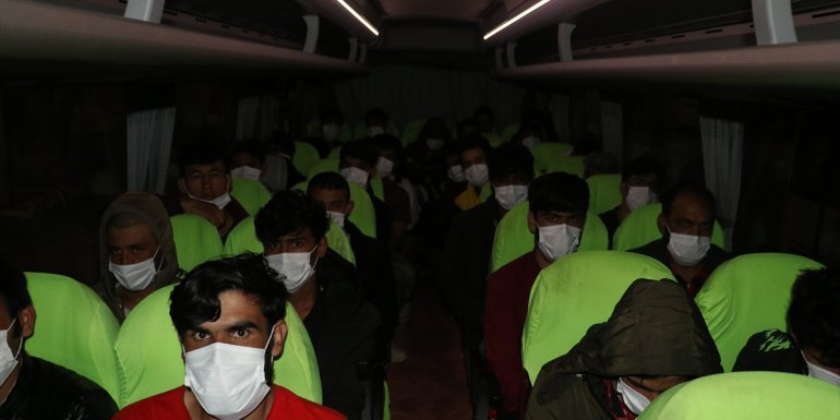 IĞDIR - 103 Afgan düzensiz göçmen daha ülkelerine gönderildi1