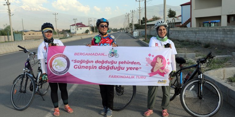 Kansere dikkati çekmek için İzmir'den Iğdır'a pedal çevirdiler