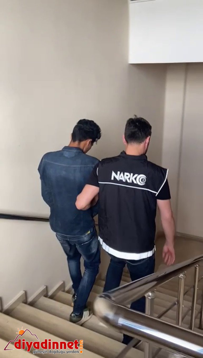 İranlı şüphelinin mide ve bağırsağından 1 kilo 126 gram uyuşturucu çıktı2