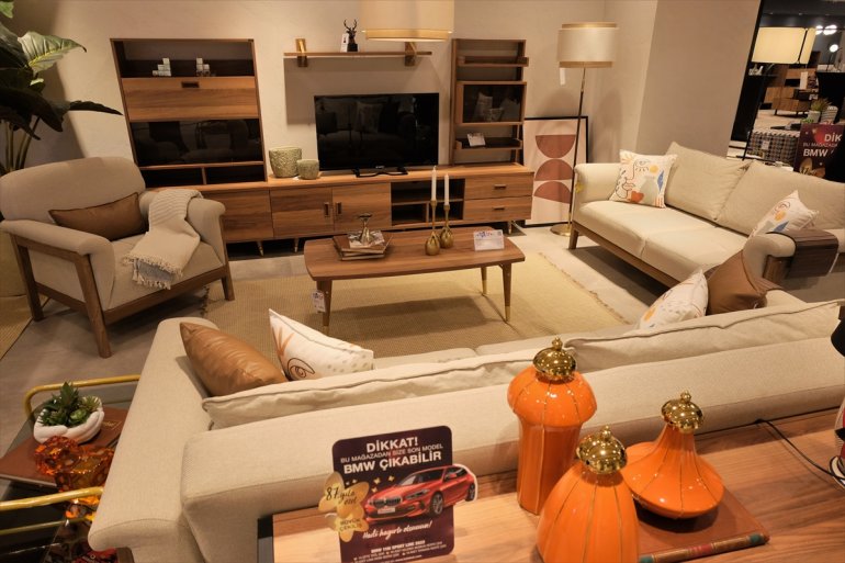 dünyaya konseptiyle açılmaya devam yeni Kelebek Mobilya, ediyor 13