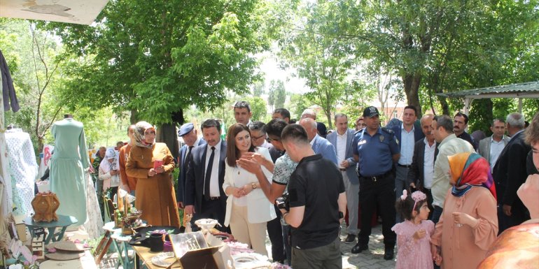 Korkut Halk Eğitim Merkezi yılsonu sergisi açıldı