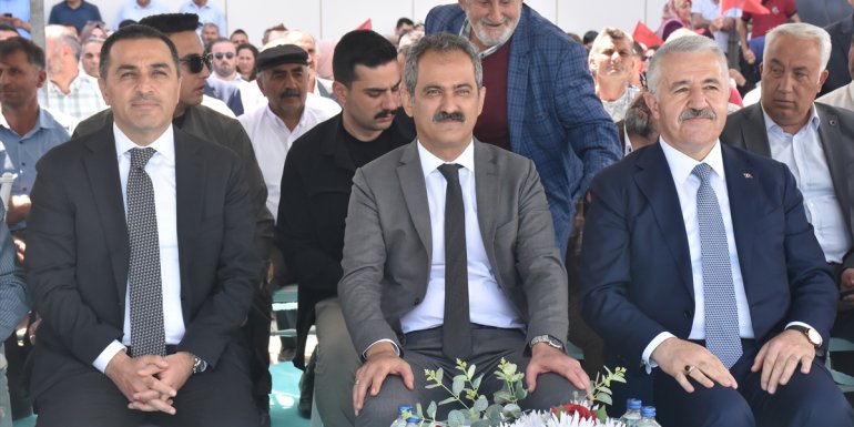 Milli Eğitim Bakanı Özer, Antalya'da Kur'an-ı Kerim'e yapılan saygısızlığı kınadı: