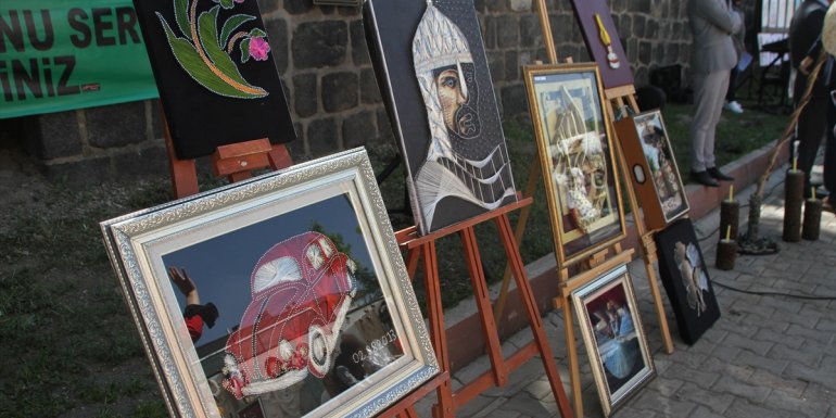 Malazgirt HEM'de yılsonu sergisi