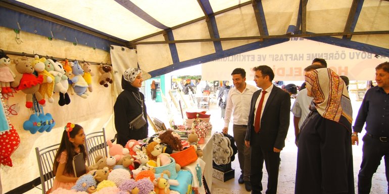 Özalp Aile Destek Merkezinden yılsonu kermesi