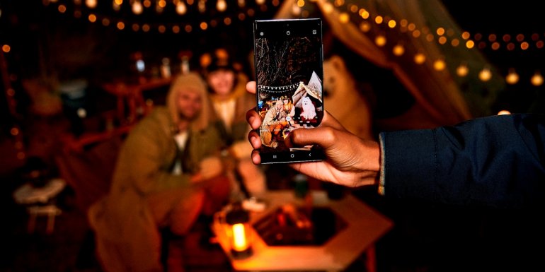 Samsung Galaxy S22 serisiyle en karanlık ortamlarda dahi "mükemmel" kamera deneyimi