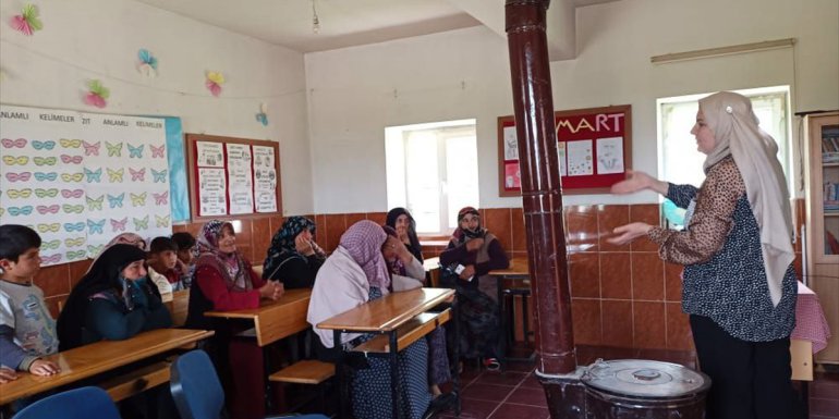 Sarıkamış'ta vatandaşlar KKKA hastalığına karşı bilgilendirildi