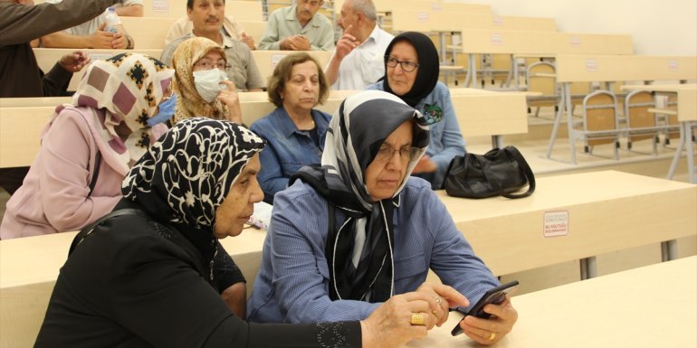 Tazelenme Üniversitesi ile 60