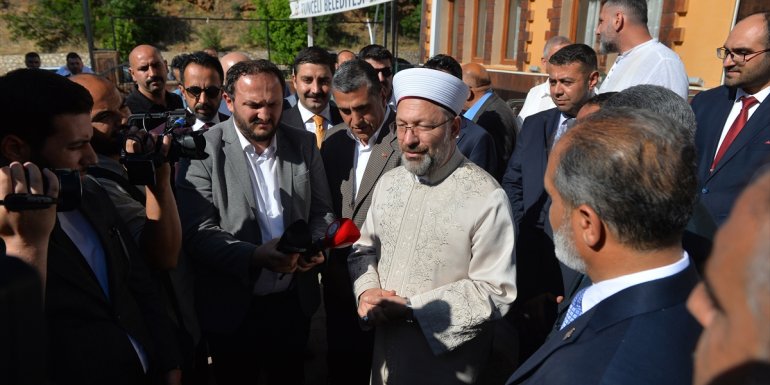 Diyanet İşleri Başkanı Prof. Dr. Ali Erbaş, Tunceli'de cemevini ziyaret etti: